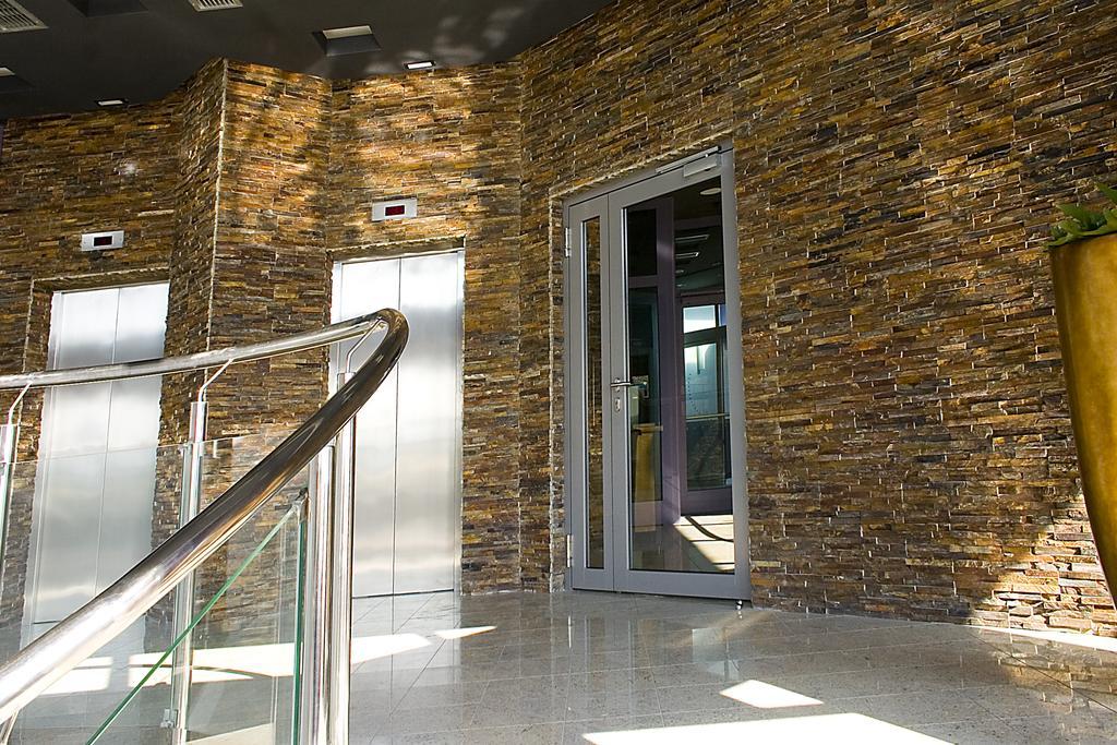 Hotel Diadem Оміш Екстер'єр фото