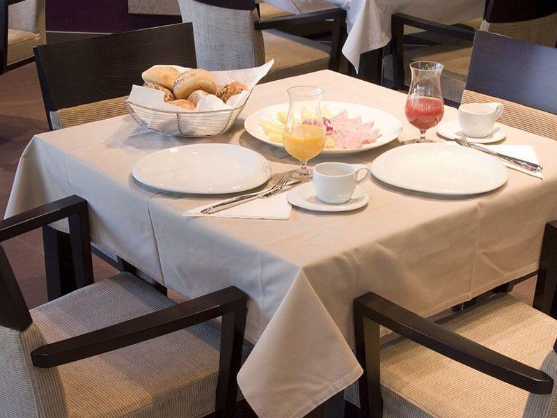 Hotel Diadem Оміш Екстер'єр фото