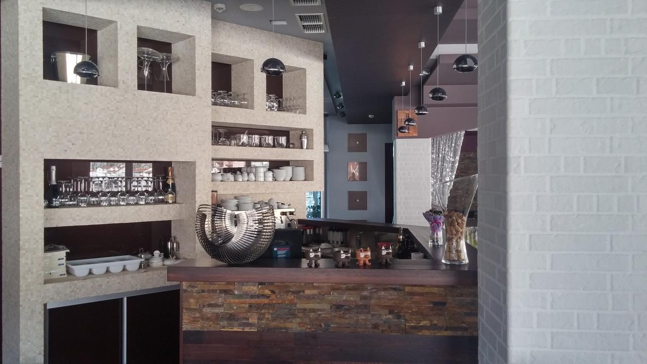 Hotel Diadem Оміш Екстер'єр фото