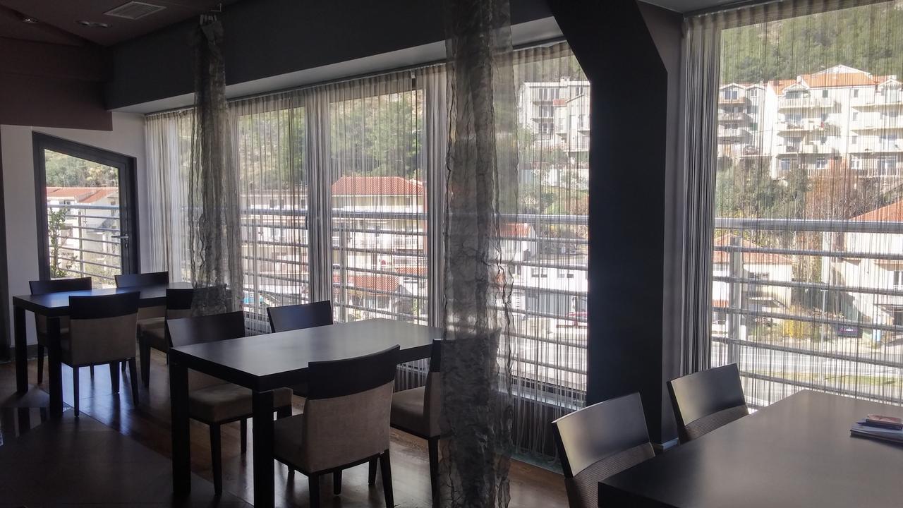 Hotel Diadem Оміш Екстер'єр фото