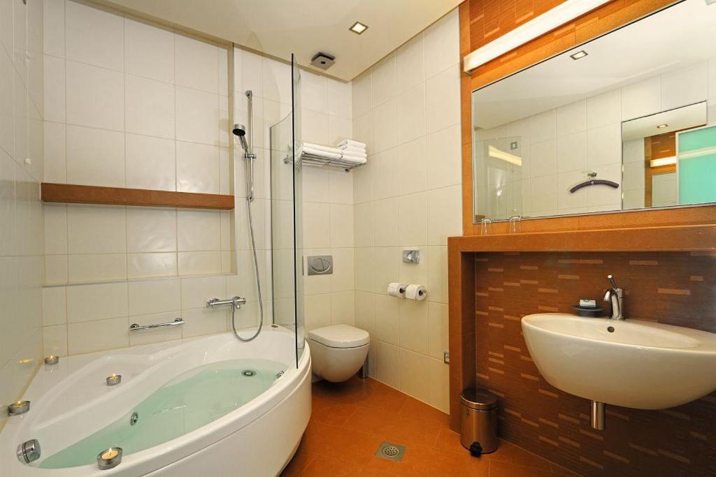 Hotel Diadem Оміш Номер фото