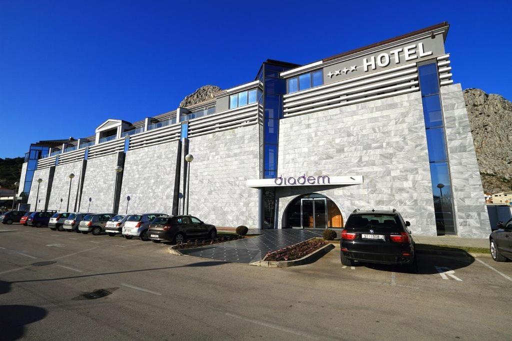 Hotel Diadem Оміш Екстер'єр фото